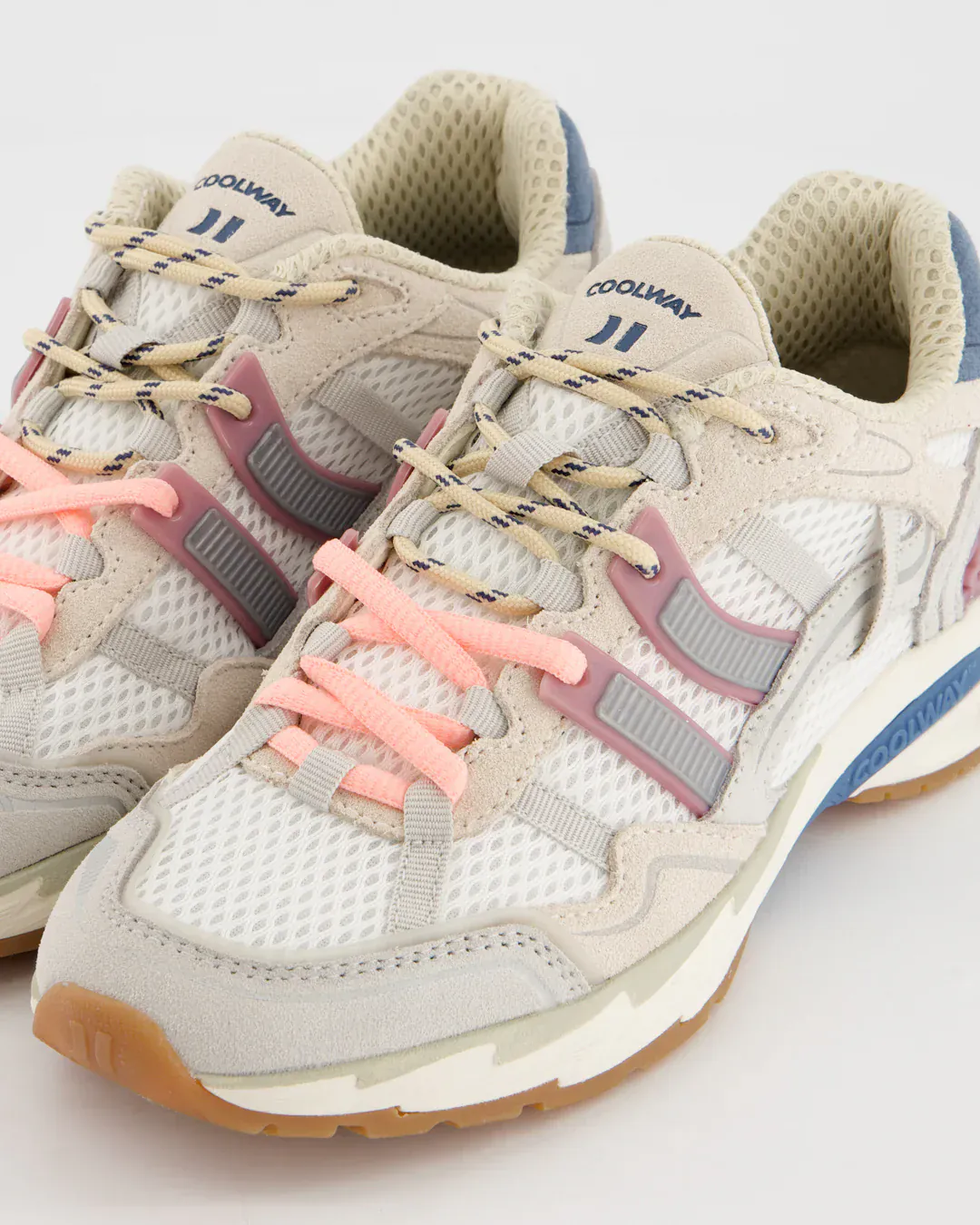2003 Wht - Image 2