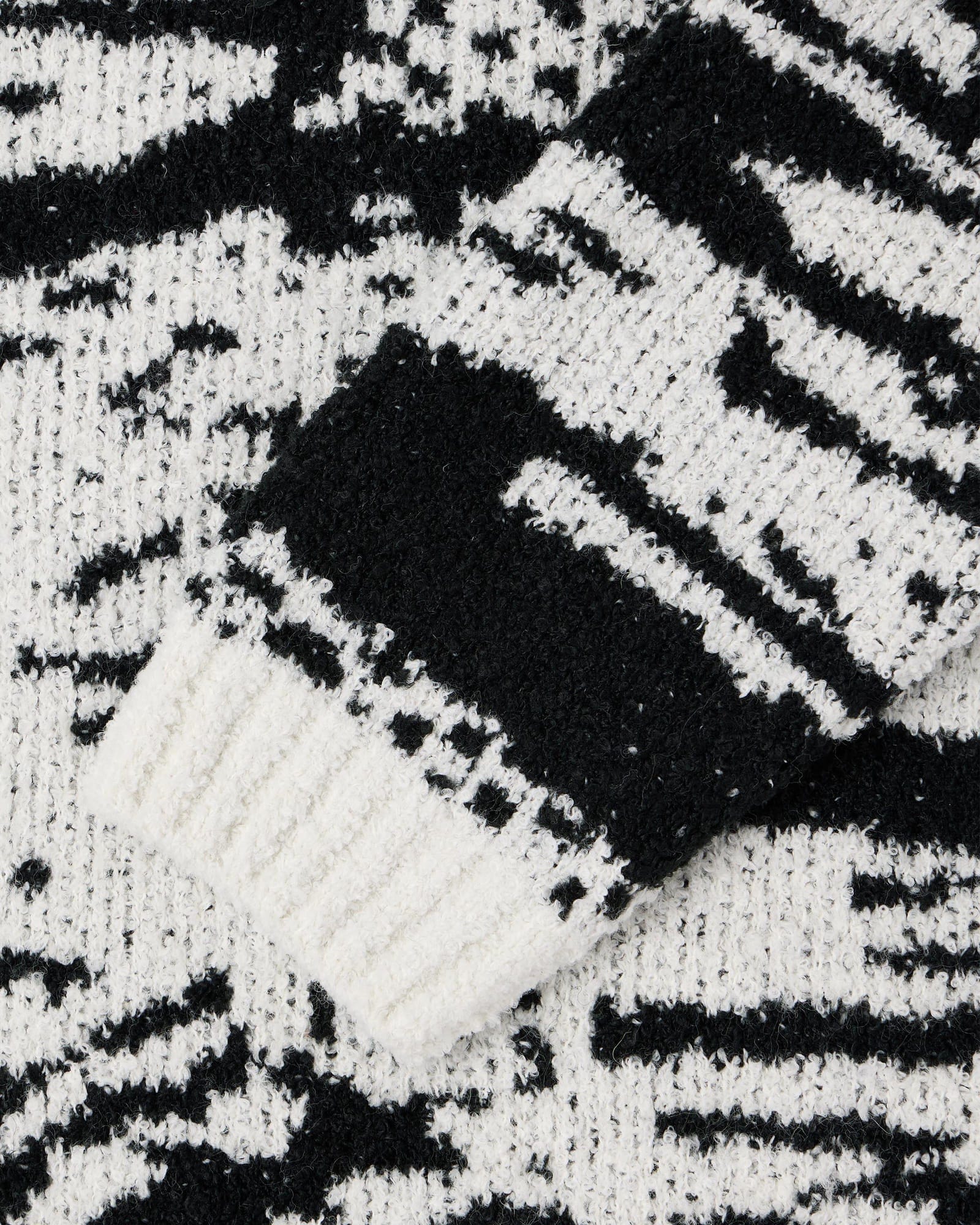 Panku Sweater - Image 7