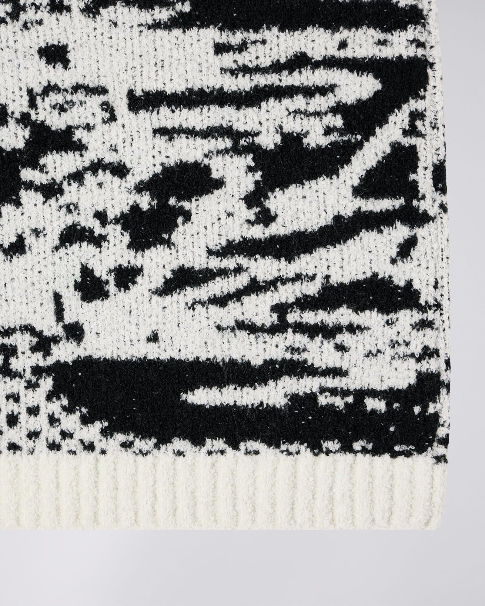 Panku Sweater - Image 8