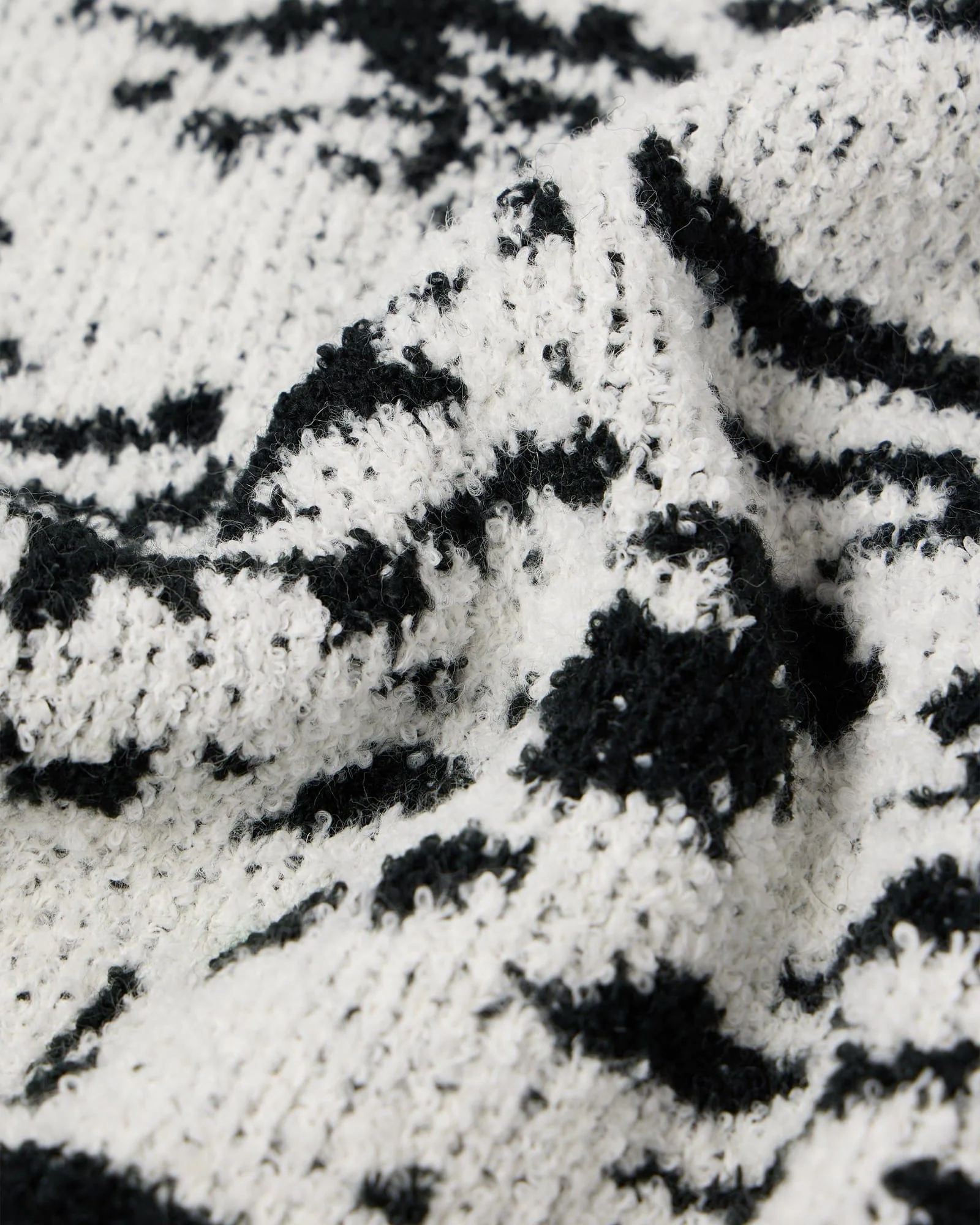 Panku Sweater - Image 9