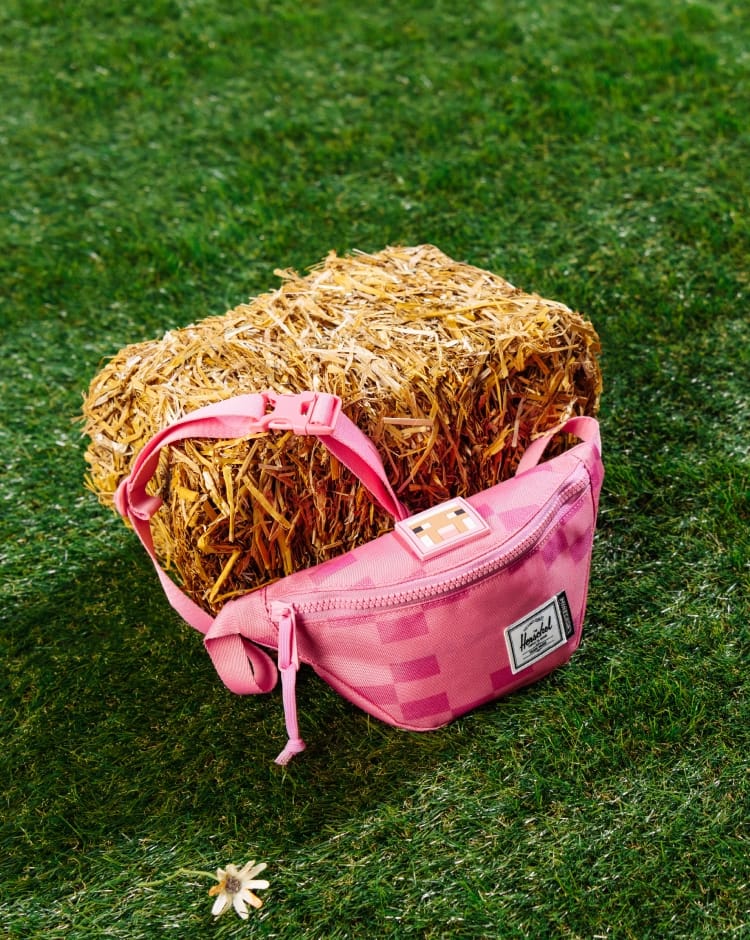 Minecraft Herschel Heritage Hip Pack Little Hersch - Image 4