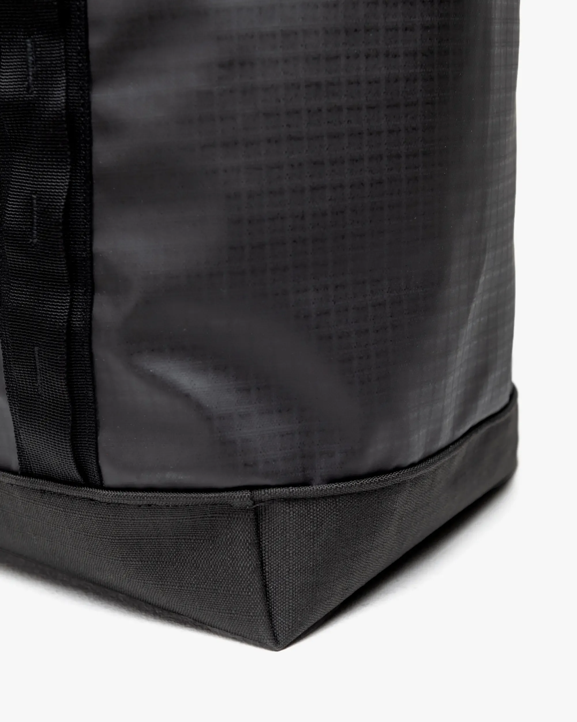 All Season Gear Tote 33 L - Image 6