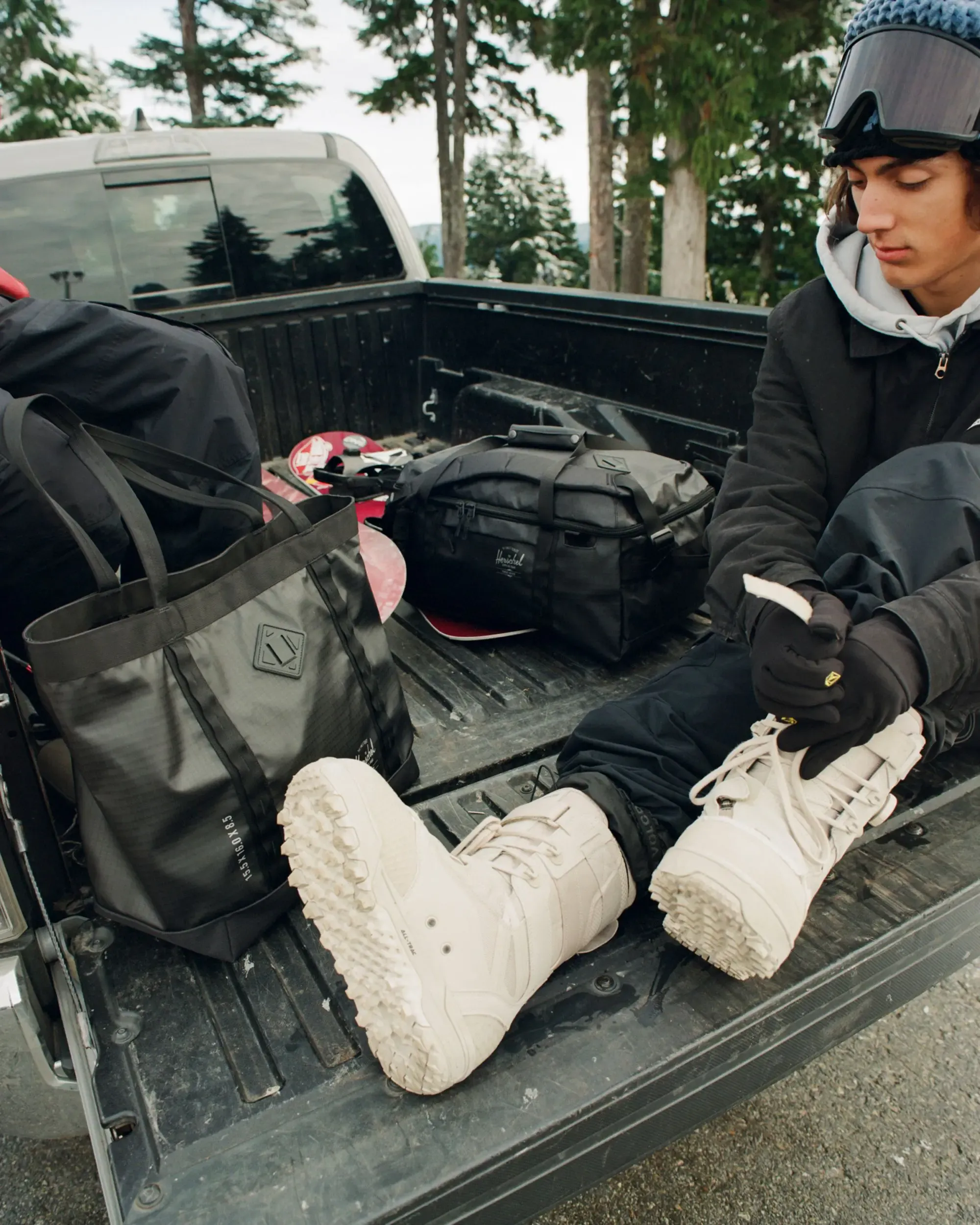 All Season Gear Tote 63 L - Image 4