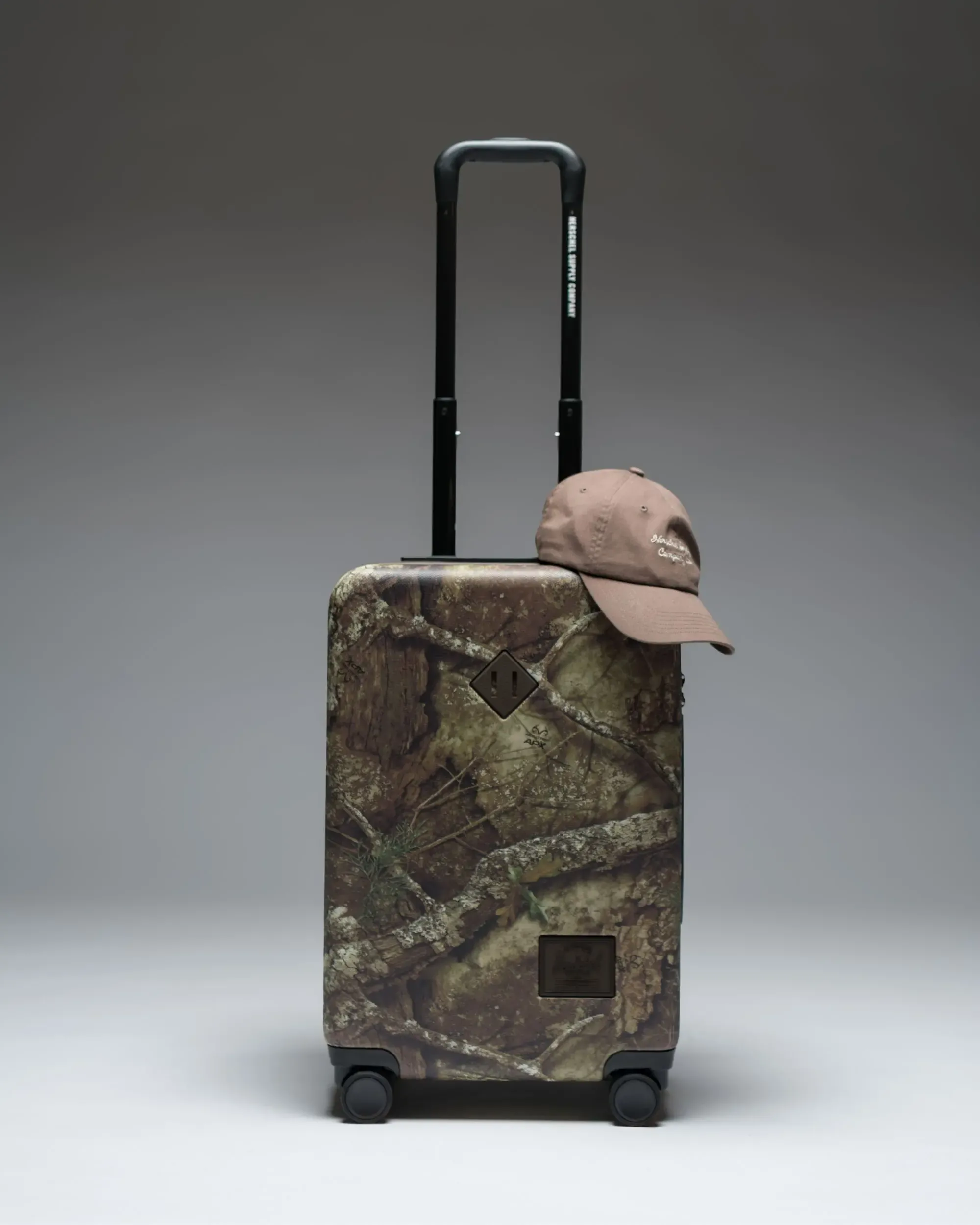 Realtree Herschel Heritage Carry On Luggage - Image 2