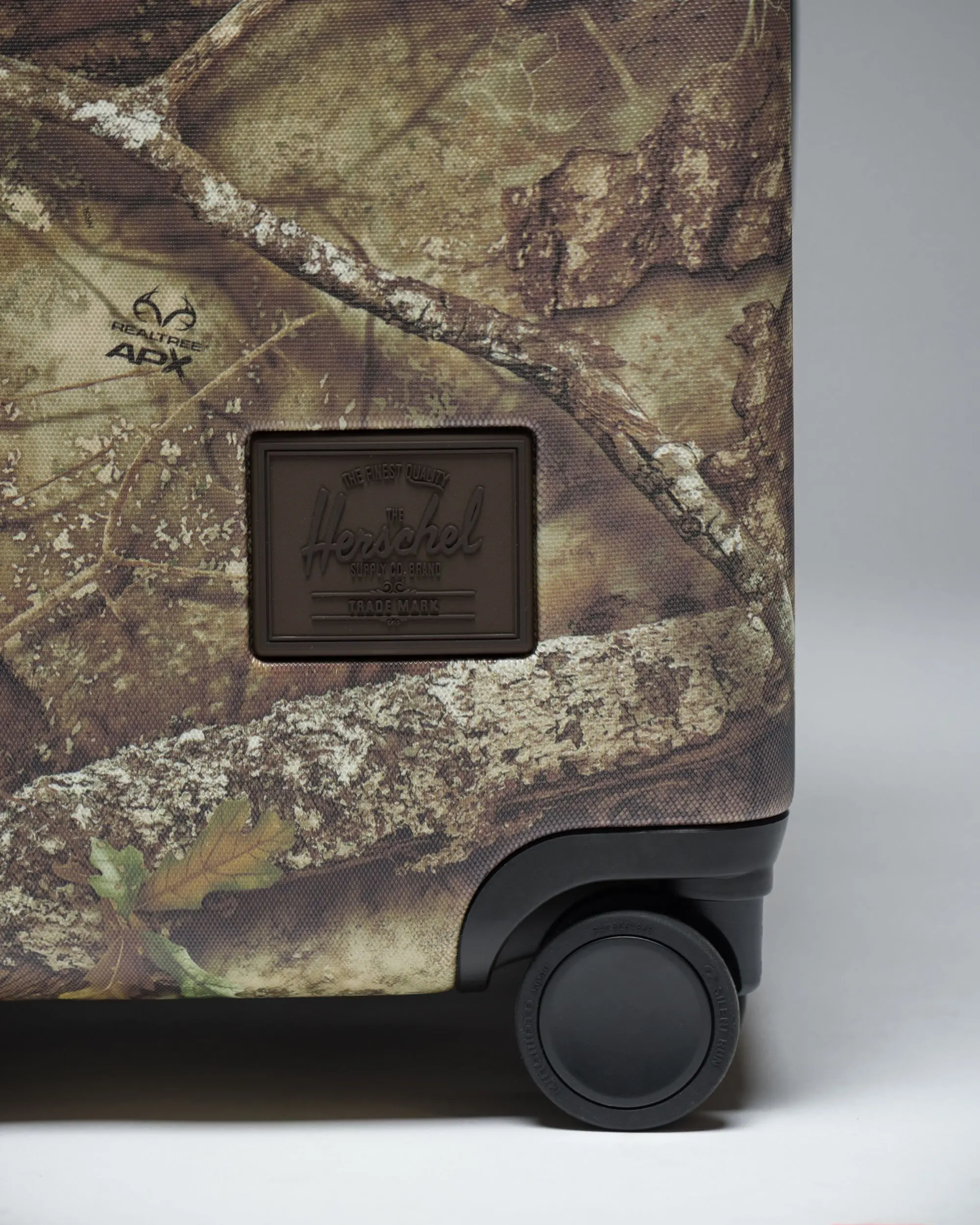Realtree Herschel Heritage Large Co Luggage - Image 12