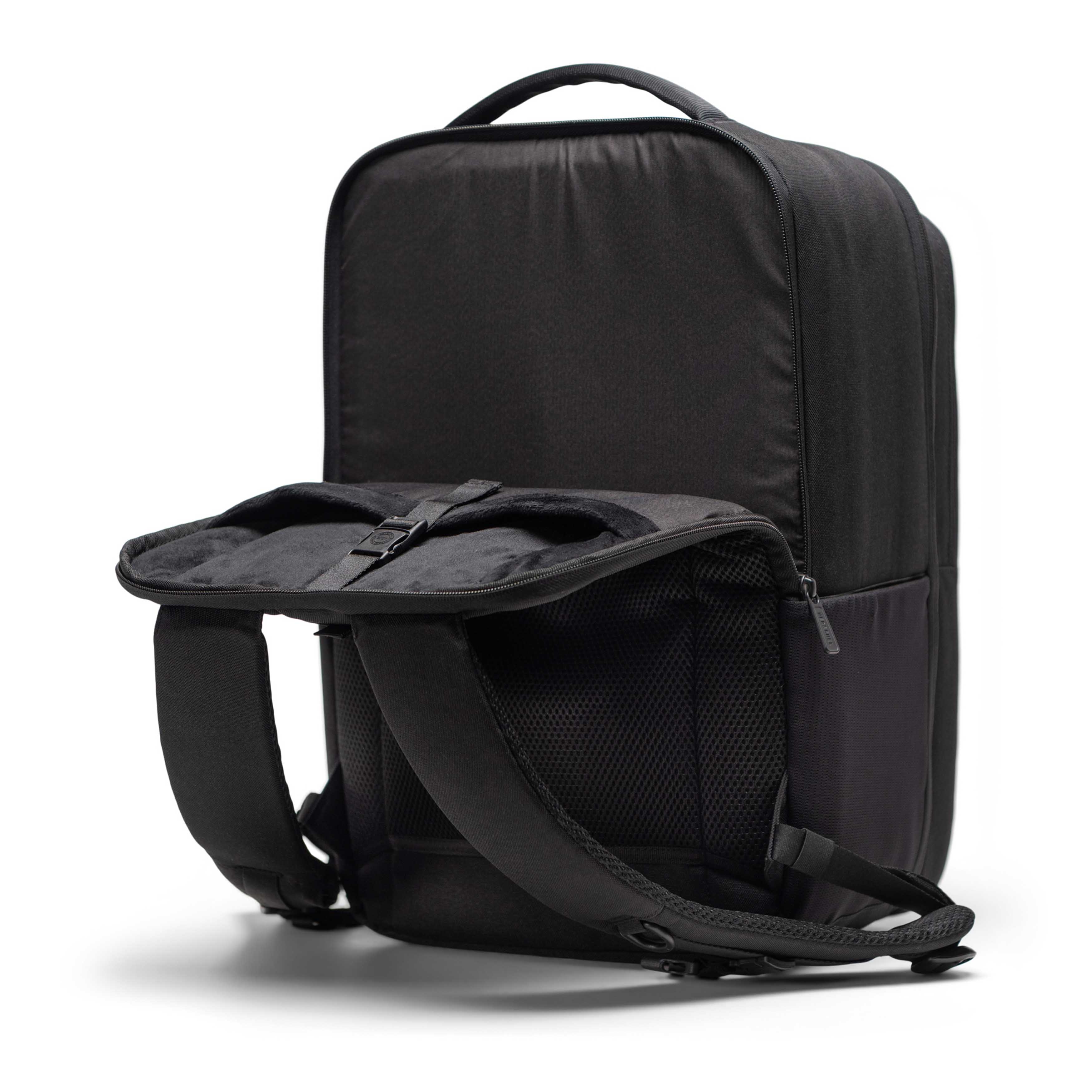Kaslo Travel Backpack Tech - Image 4