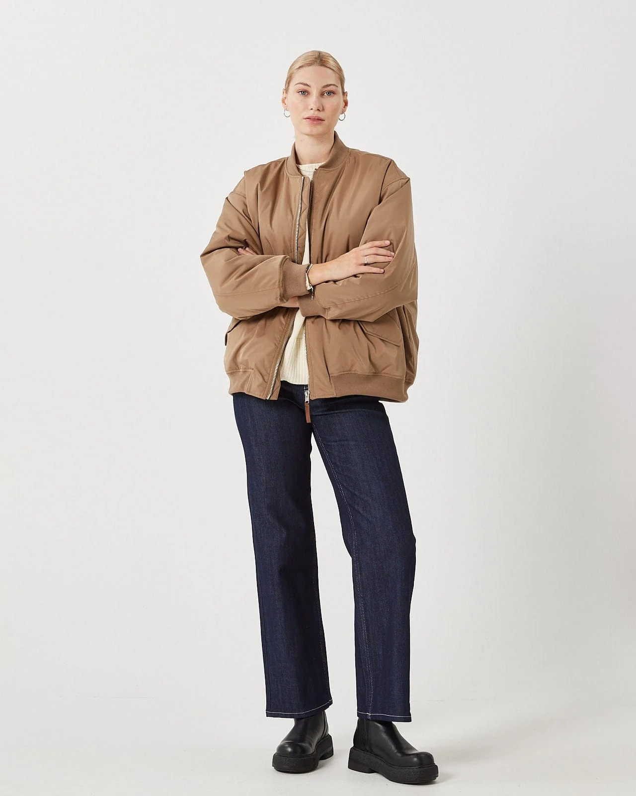 HENNIA 9889 - Image 3