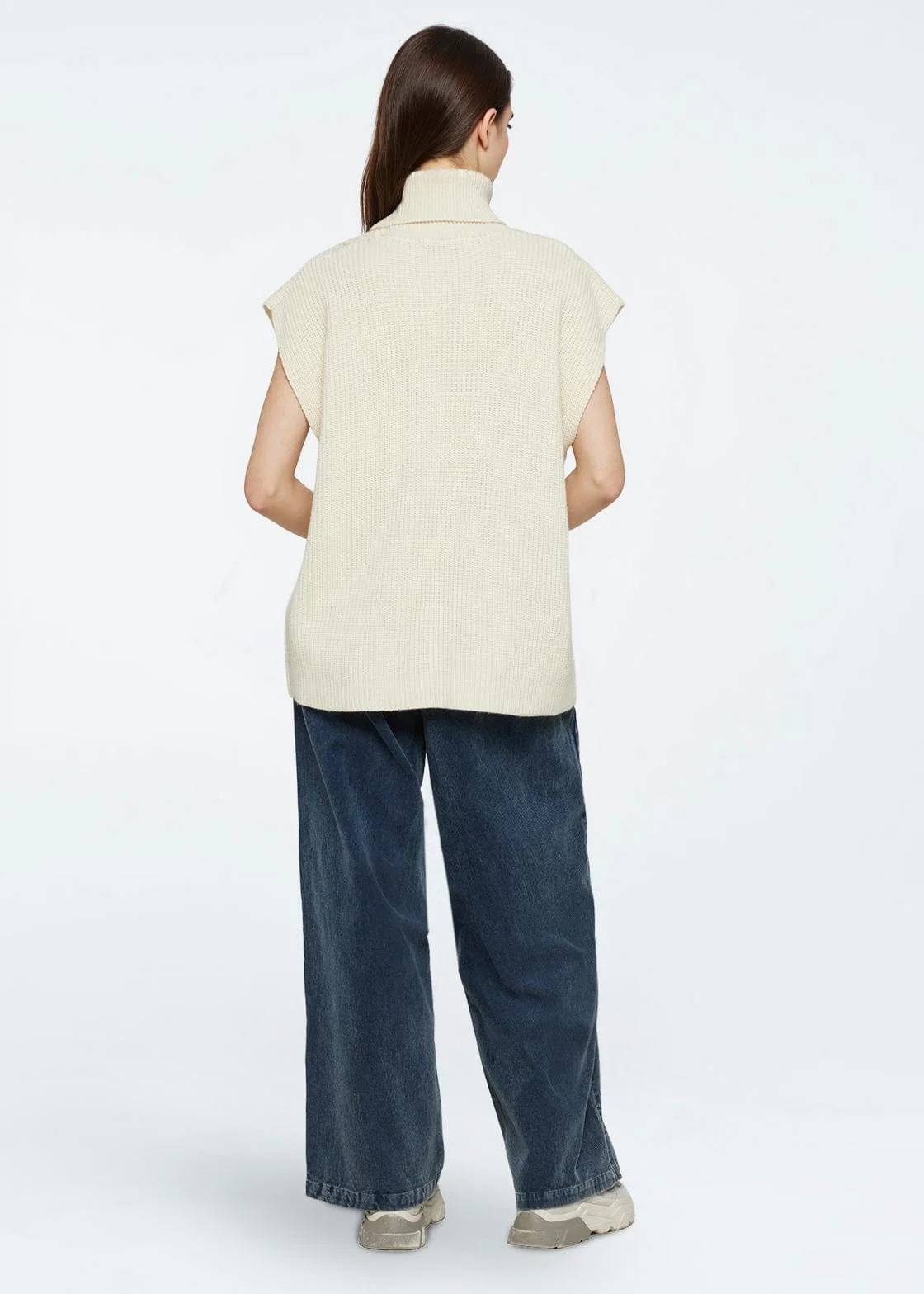 Naja Knit Vest 9954 - Image 2