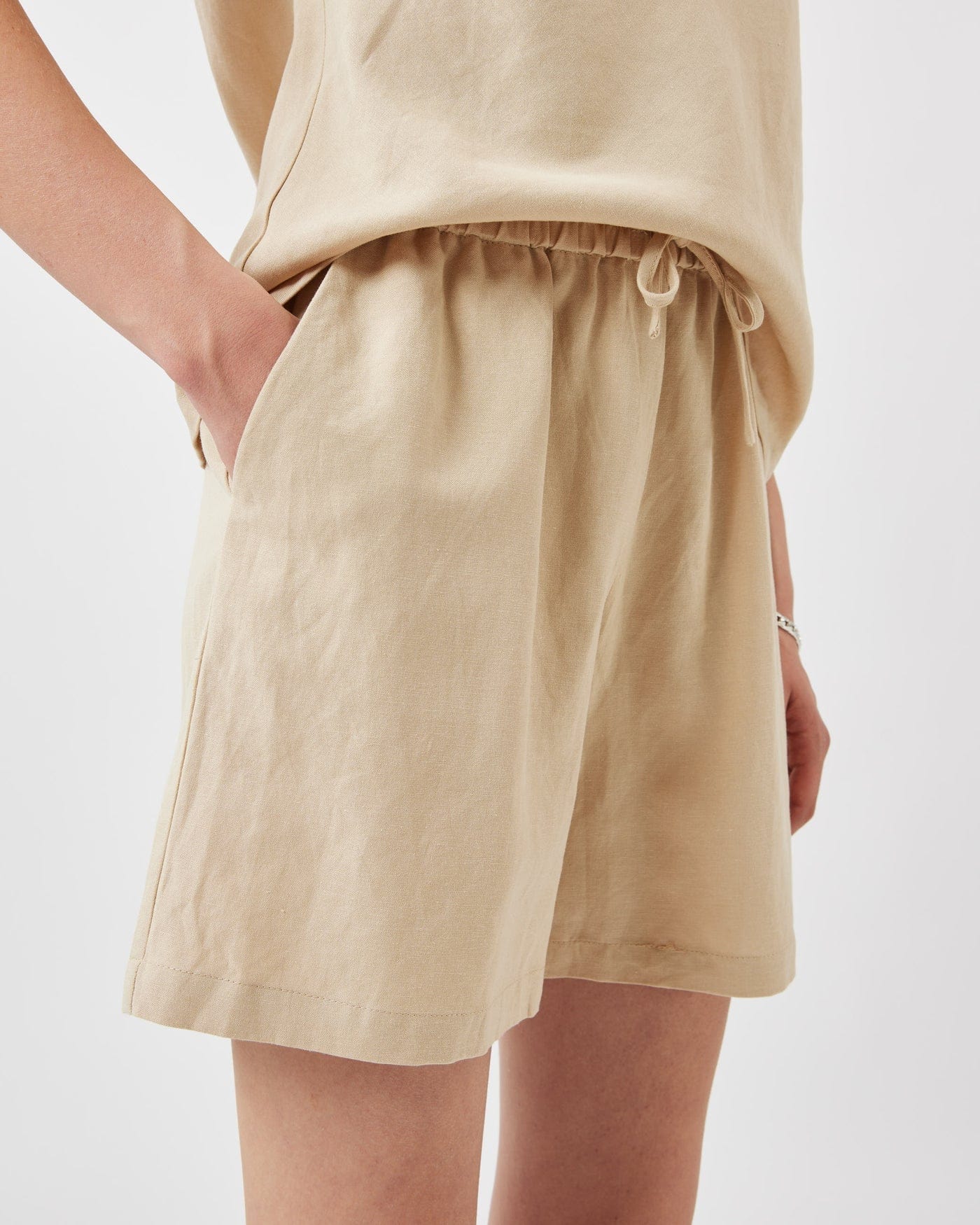 AMILIE 3069 - Image 3