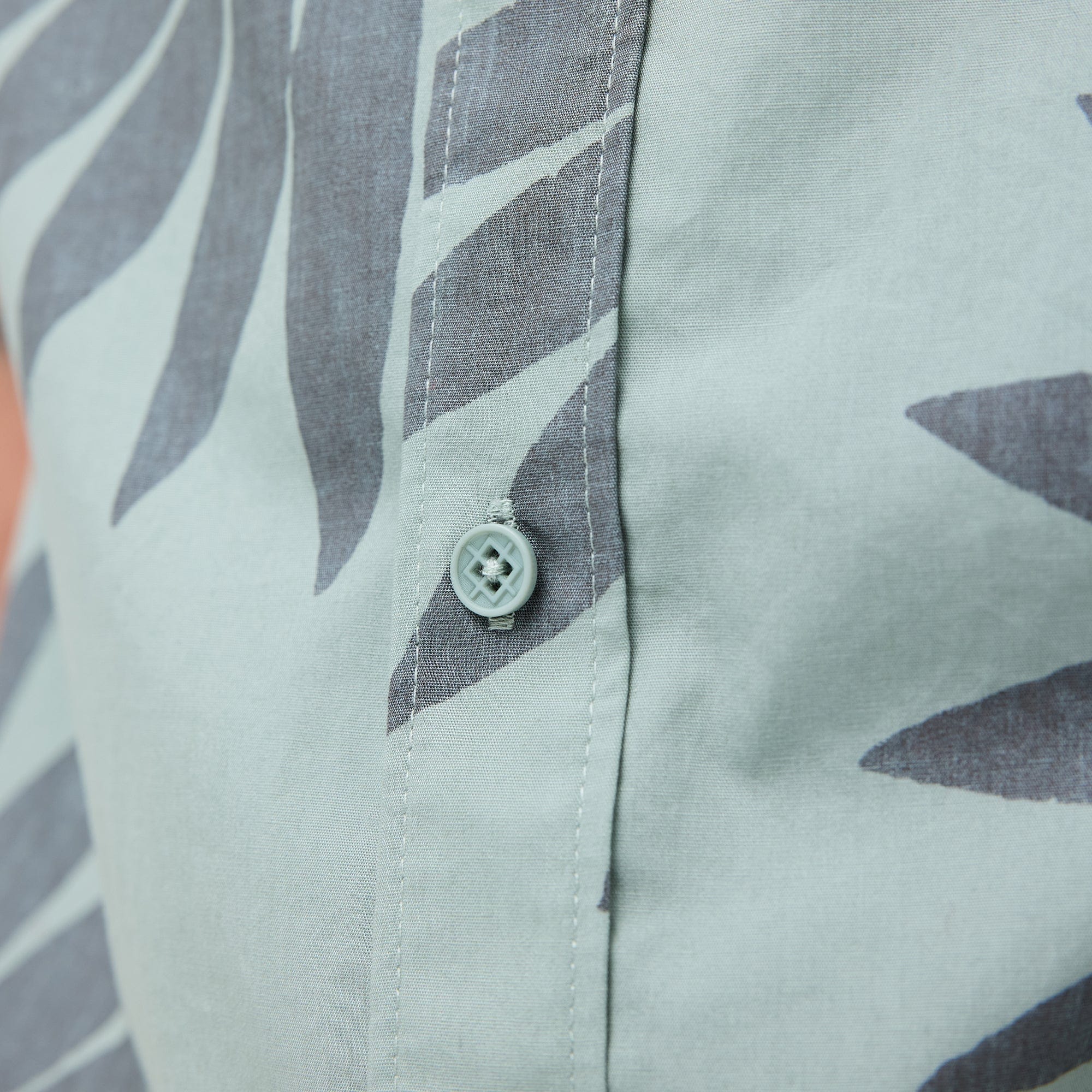 Bales Ss Button Up - Image 6